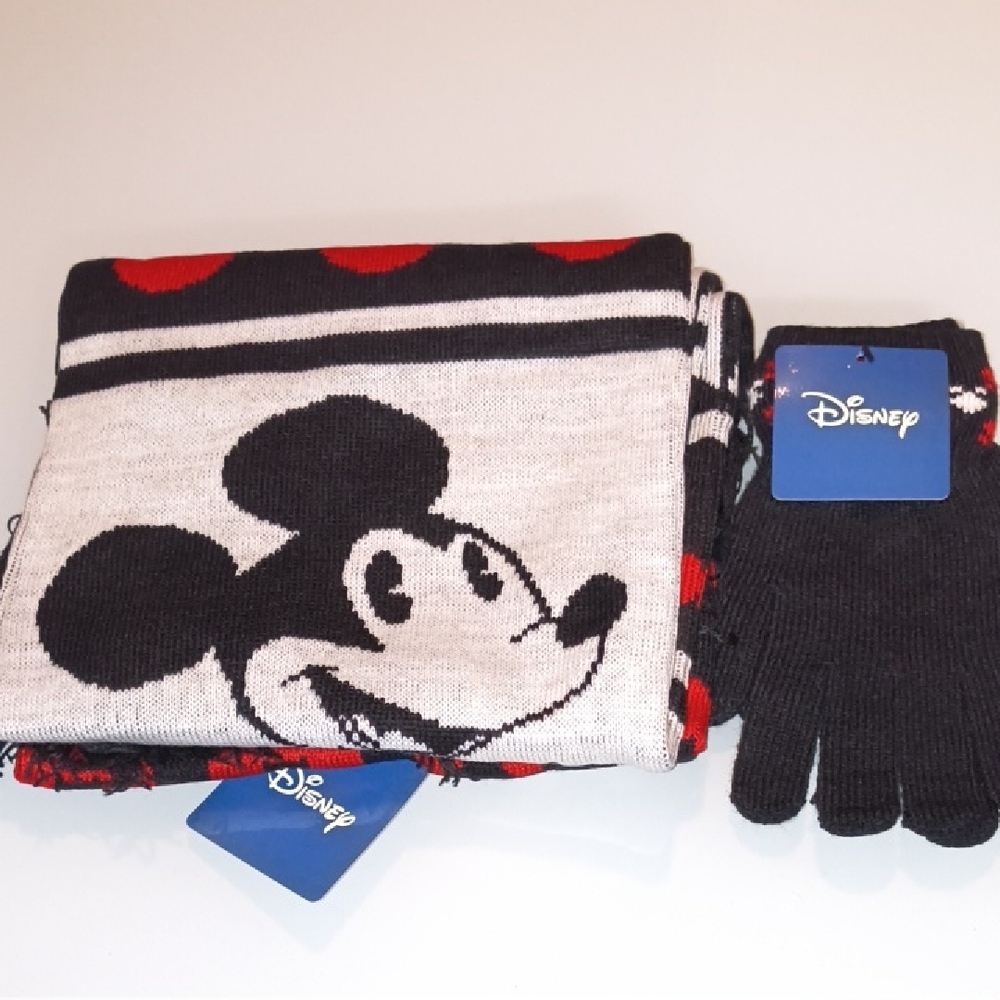 Disney Mickey  Black and Red Mickey Mouse Winter Scarf Set